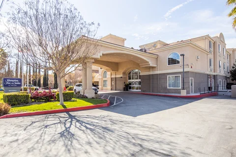 Exterior of Hampton Inn & Suites Hilton in San Jose, CA