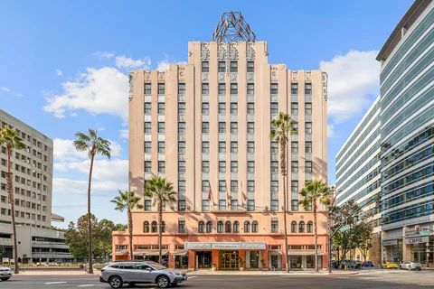 Street exterior of Hotel De Anza in San Jose, CA